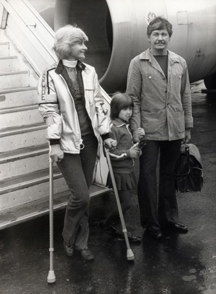 Jill IRELAND + Charles BRONSON and their daughter Zuleika