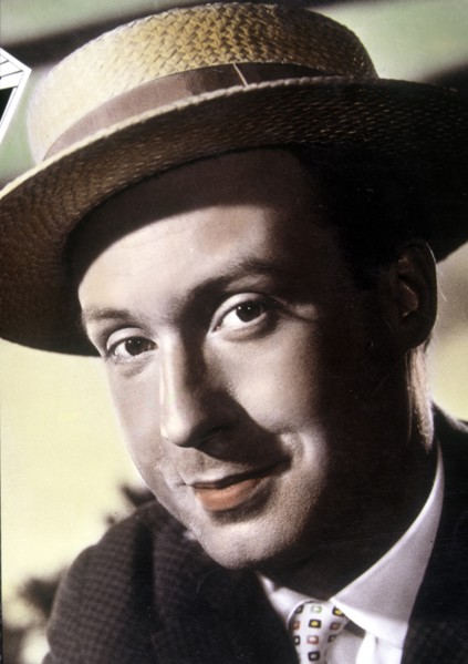 Peter ALEXANDER, portrait with straw hat
