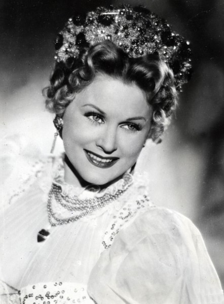 Marika RÖKK, portrait