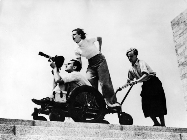 Leni RIEFENSTAHL makes the Olympic film in 1936