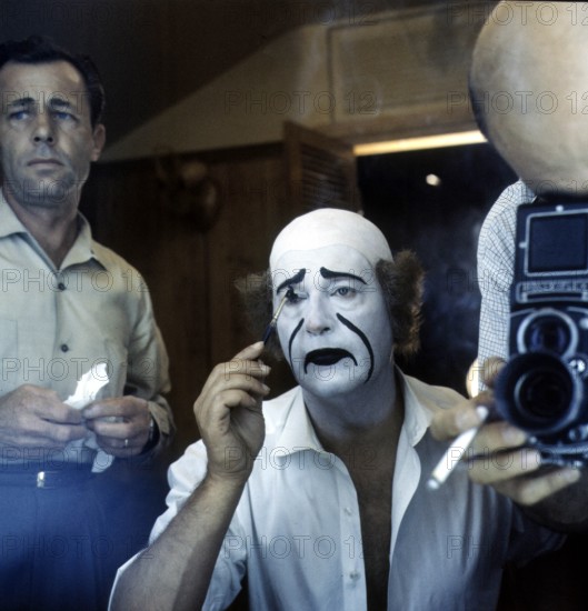 Curd JÜRGENS as a clown in 'The Blue Angel'