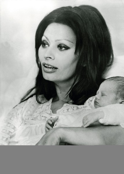 Sophia LOREN and son Eduardo, Geneva 1973