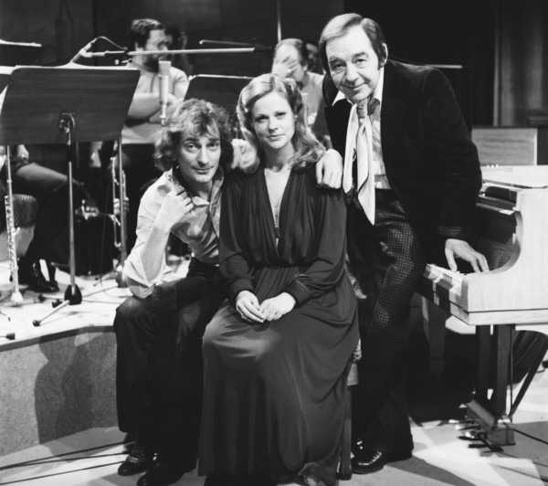 Marianne MENDT with godchild Ludwig HIRSCH and Paul KUHN in 'Godchildren', 1979