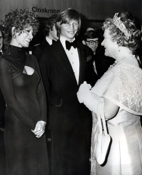 QUEEN MUM, Raquel WELCH, Michael YORK 1974