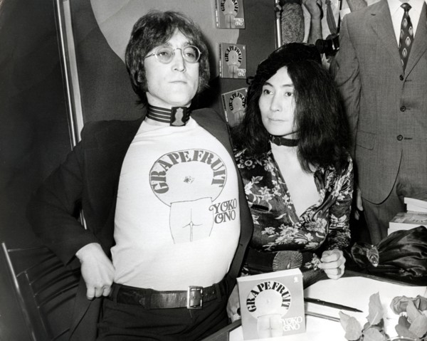John LENNON and Yoko ONO at the book premiere of 'Grapefruit' in 1971