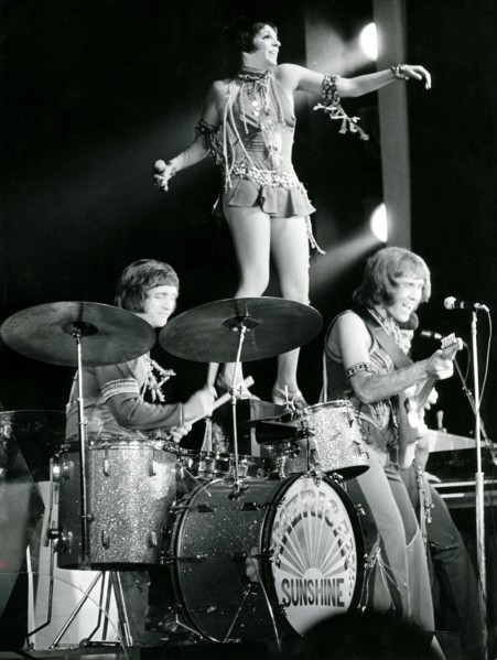 Liza MINNELLI performing at 'L'Olympia' in 1971