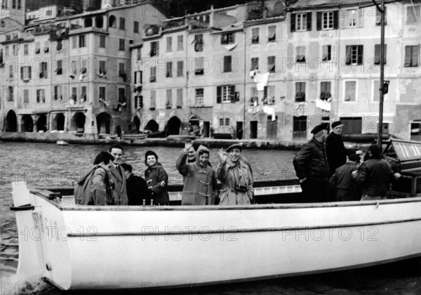 Humphrey BOGART with his wife Lauren BACALL in Italy, 1954