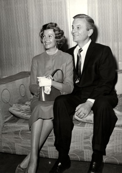 Rita HAYWORTH and James HILL