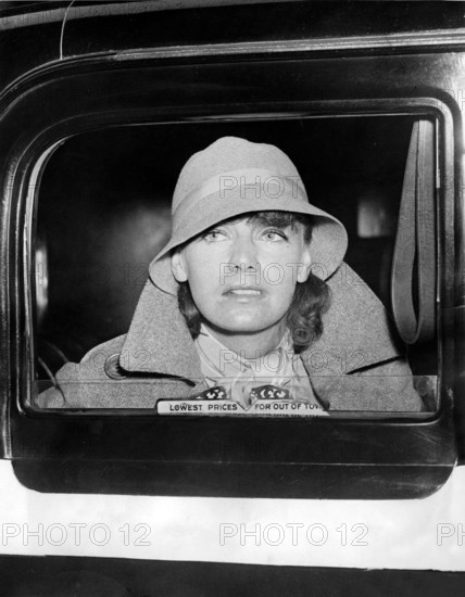 Greta GARBO portrait in a taxi
