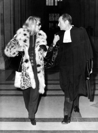 Catherine DENEUVE with lawyer Gil DREYFUS, Paris 1970