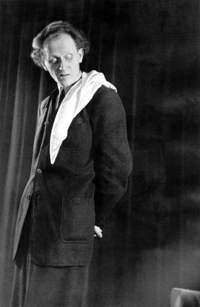 Gert FRÖBE, appearance in the cabaret 'The Colorful Cube', 1947
