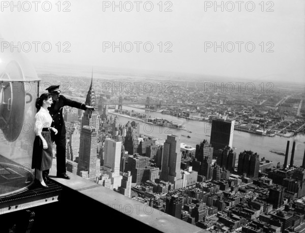Maggie McNAMARA on the Empire Stae Building, 1945