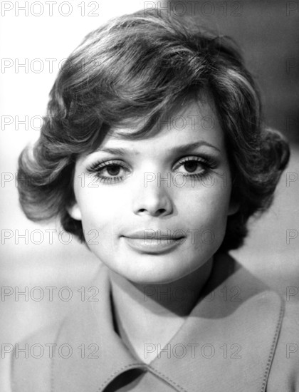 Uschi GLAS, portrait