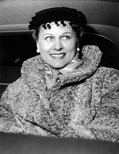 Marika RÖKK, portrait