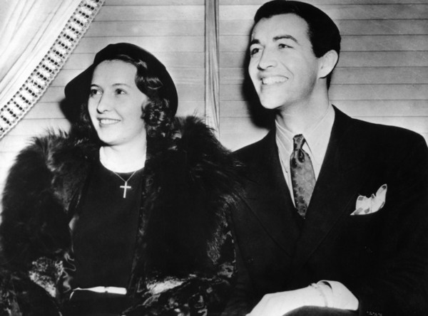 Barbara STANWYCK and Robert TAYLOR engagement