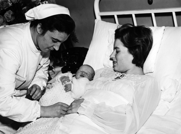 Silvana MANGANO after the birth of her daughter