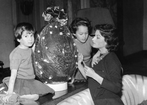 Silvana MANGANO with daughters Veronica and Raffaela