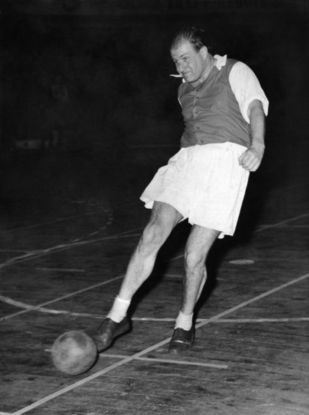 Hans - Joachim KULENKAMPFF playing football