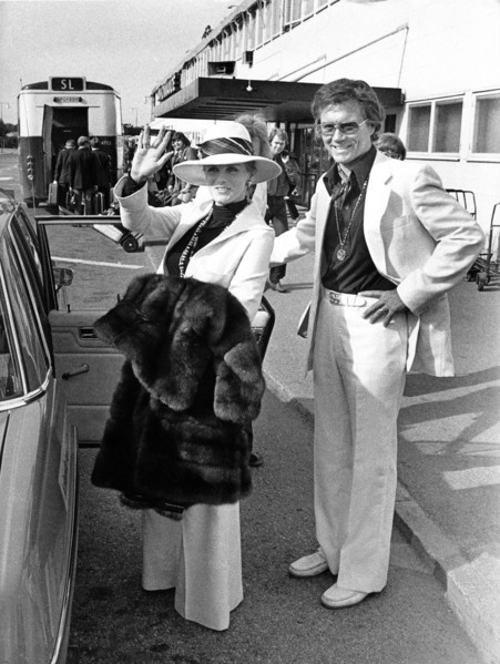 ANN-MARGRET and Roger SMITH, 1974