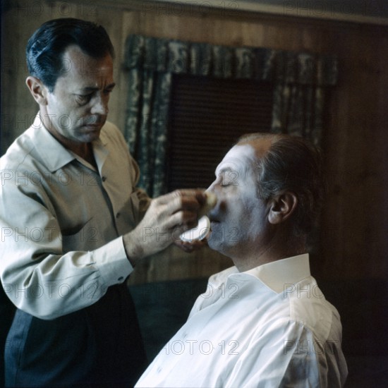 Curd JÜRGENS as a clown in 'The Blue Angel'