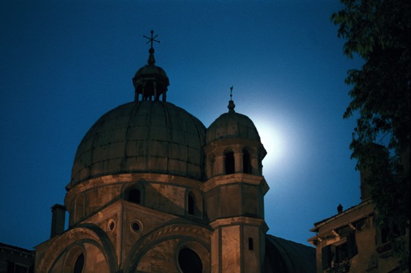 Eglise des Miracoli sous la lune