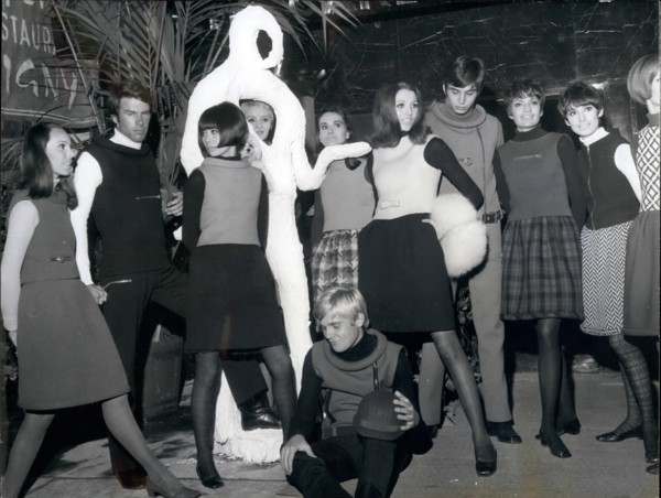 Sep. 09, 1966 - MEN'S FASHION BOUTIQUE OPENED BY PIERRE CARDIN PIERRE CARDIN, THE FAMOUS FRENCH COUTURIER, OPENED A MEN'S FASHION BOUTIQUE IN FAUBOURG SAINT-HONORE NEAR THE ELYSEE PALACE TODAY. OPS: M...