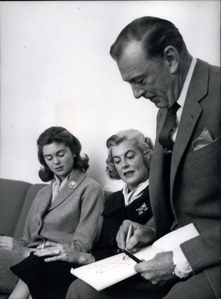 Nov. 13, 1959 - Cartoonist Gary Cooper, Wife And Daughter, In Copenhagen.