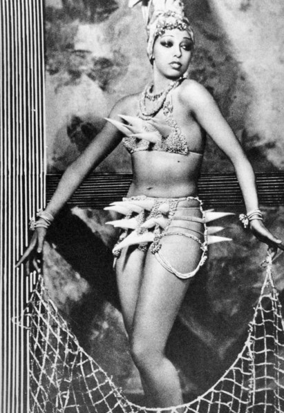 Josephine Baker , 1935