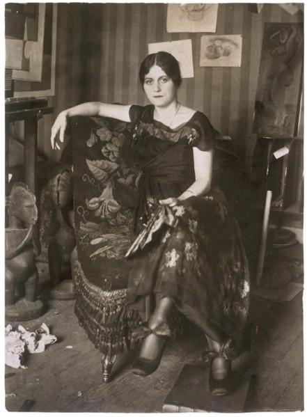 1134 Olga Khokhlova in Picasso's Montrouge studio, spring 1918