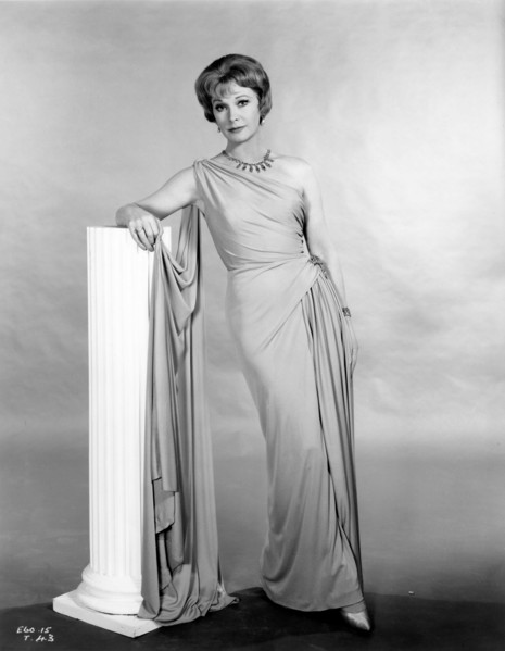 VIVIEN LEIGH Full Length Fashion Portrait for THE ROMAN SPRING OF MRS. STONE 1961 director JOSE QUINTERO novel TENNESSEE WILLIAMS screenplay Gavin Lambert Miss Leigh's costumes Pierre Balmain Louis De...