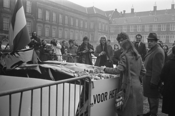 Anti-abortion march in The Hague, 22 January 1972, protest marches, The Netherlands, 20th century press agency photo, news to remember, documentary, historic photography 1945-1990, visual stories, hum...