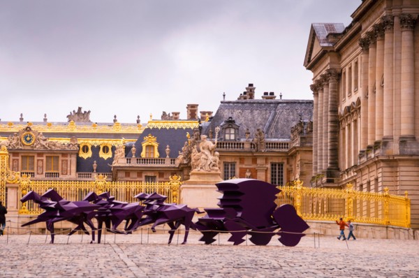 The carriage or art installation at the Palace of Versailles in 2009 by Xavier Veilhan welcomed visitors to the royal residence through color and joy!