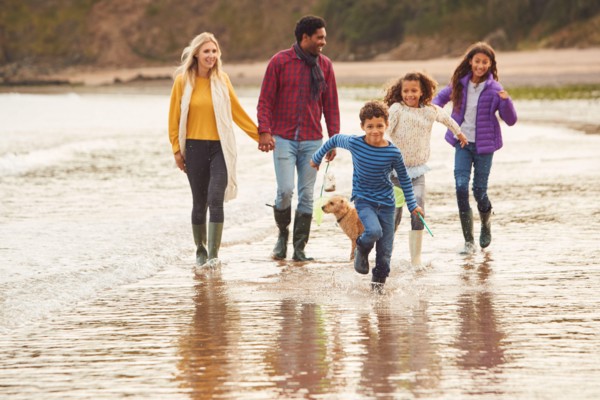 beach walking, multicultural, family outing, multiculturals