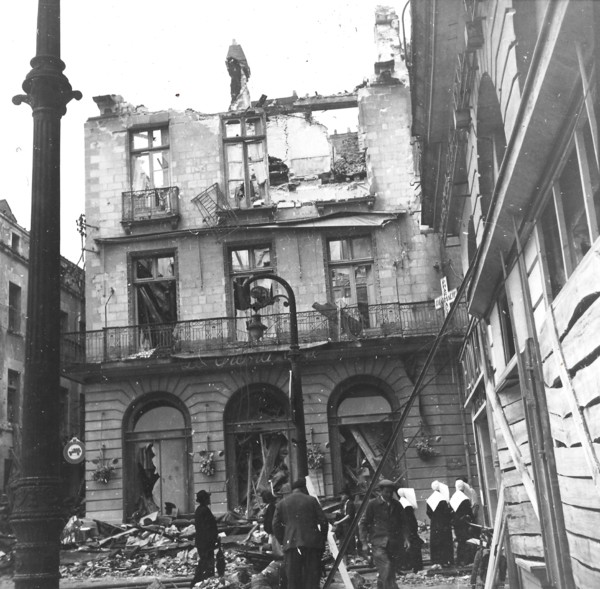 world war ii : bombing of nantes, France