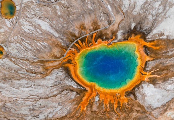 Grand Prismatic Spring, Midway Geyser Basin, Yellowstone National Park, Wyoming, USA