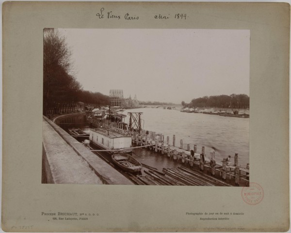Old Paris in May 1899. View of the construction of the pavilions of the 1900 Universal Exhibition, Paris Vue de la construction des pavillons de l'Exposition universelle de 1900. Paris, mai 1899. Phot...