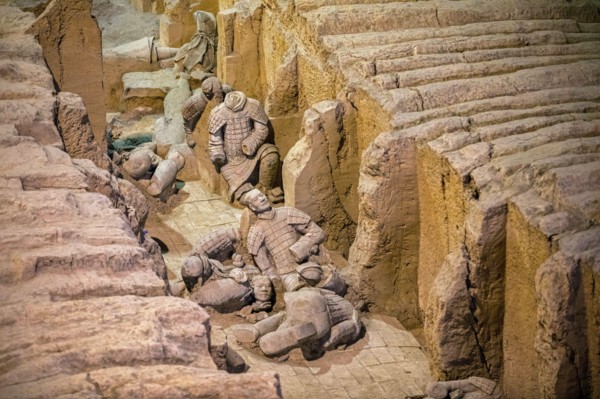 Terracotta Army, sculptures of soldiers depicting the armies of Qin Shi Huang, first Emperor of China near Xi'an / Sian, Lintong District, Shaanxi