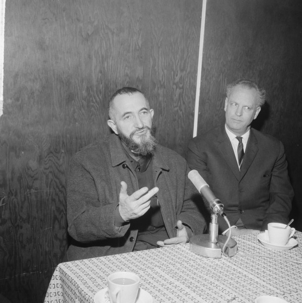Abbe Pierre gave press conference in the community building De Eilanden on Wittenburg, Abbe Pierre (head), January 22, 1965, press conferences, The Netherlands, 20th century press agency photo, news t...