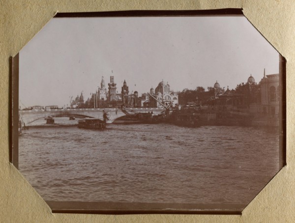 Anonymous. Album of the 1900 Universal Exhibition. Perspective of the Seine. 1900. Museum of Fine Arts of the City of Paris, Petit Palais. Year 1900, Belle Epoque, universal exhibition 1900