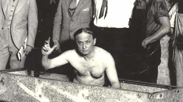 Harry Houdini (March 24, 1874 Ð October 31, 1926) was a Hungarian-born American illusionist and stunt performer, known for his sensational escape acts