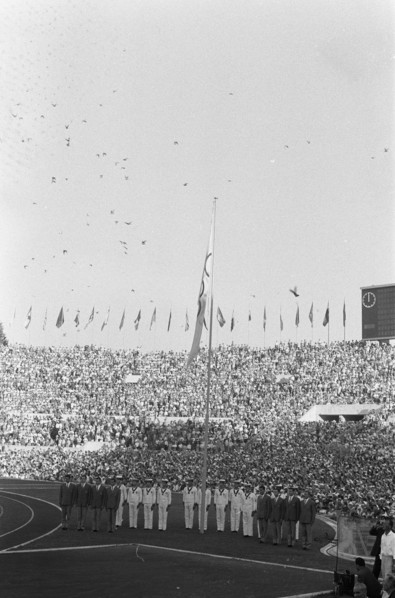 Olympic Games in Rome. Opening. Pigeons being released, 25 August 1960, pigeons, openings, The Netherlands, 20th century press agency photo, news to remember, documentary, historic photography 1945-19...