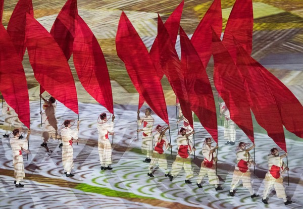 Rio de Janeiro, RJ, Brazil. 5th Aug, 2016. XXXI OLYMPIC GAME OPENING CEREMONY: Performers participate in the opening ceremony at Maracana Stadium during the 2016 Rio Summer Olympics games. Credit:  Pa...