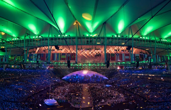 Rio de Janeiro, RJ, Brazil. 5th Aug, 2016. XXXI OLYMPIC GAME OPENING CEREMONY: The Olympic cauldron shines it light at Maracana Stadium during the 2016 Rio Summer Olympics games. Credit:  Paul Kitagak...