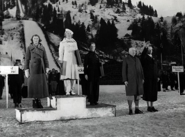 223 Medal ceremony figure skating Olympic Games 1936