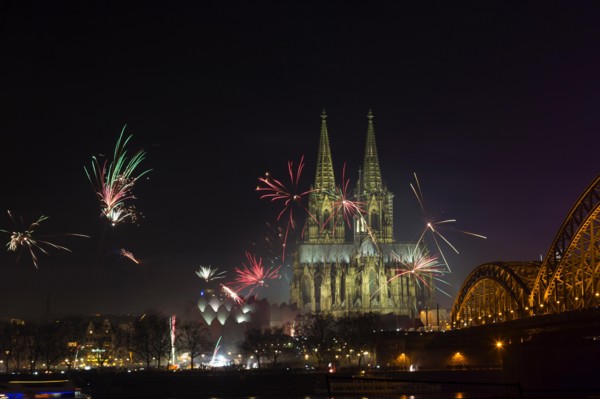 New Year's Eve fireworks display near the cathedral in Cologne, Germany