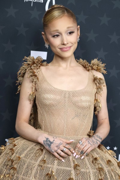 LOS ANGELES - FEB 7:  Ariana Grande at the 2025 Critics Choice Awards at Barker Hanger on February 7, 2025 in Santa Monica, CA