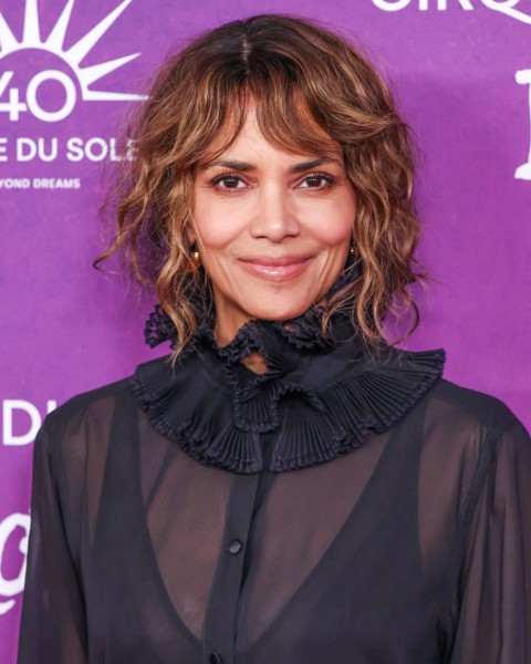 SANTA MONICA, LOS ANGELES, CALIFORNIA, USA - OCTOBER 24: Halle Berry arrives at Cirque du Soleil's 'KOOZA' Red Carpet Premiere held at the Santa Monica Pier on October 24, 2024 in Santa Monica, Los An...