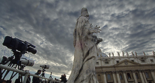 (dpa) - TV cameras and lenses aim at the balcony where the new pope appears after his election at St. Peter's square in Vatican City in Rome, Italy, 18 April 2005. During the afternoon the 115 cardina...
