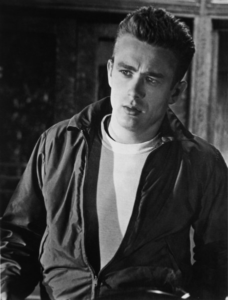 1955 : The movie actor JAMES DEAN ( 1931 - 1955 ) pubblicity still for REBEL WITHOUT A CAUSE ( 1955 - Gioventù bruciata ) by Nicholas Ray - FILM - CINEMA - attore cinematografico - portrait - ritratto...