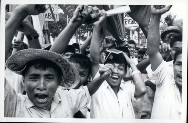 Apr. 18, 2012 - Indonesia, Jakarta -- Muslim students stage mass anti-Communist rallies with 5,000 to 10,000 demanding the Communist Party and the affiliates be banned after aborted Red coup of Oct 1,...